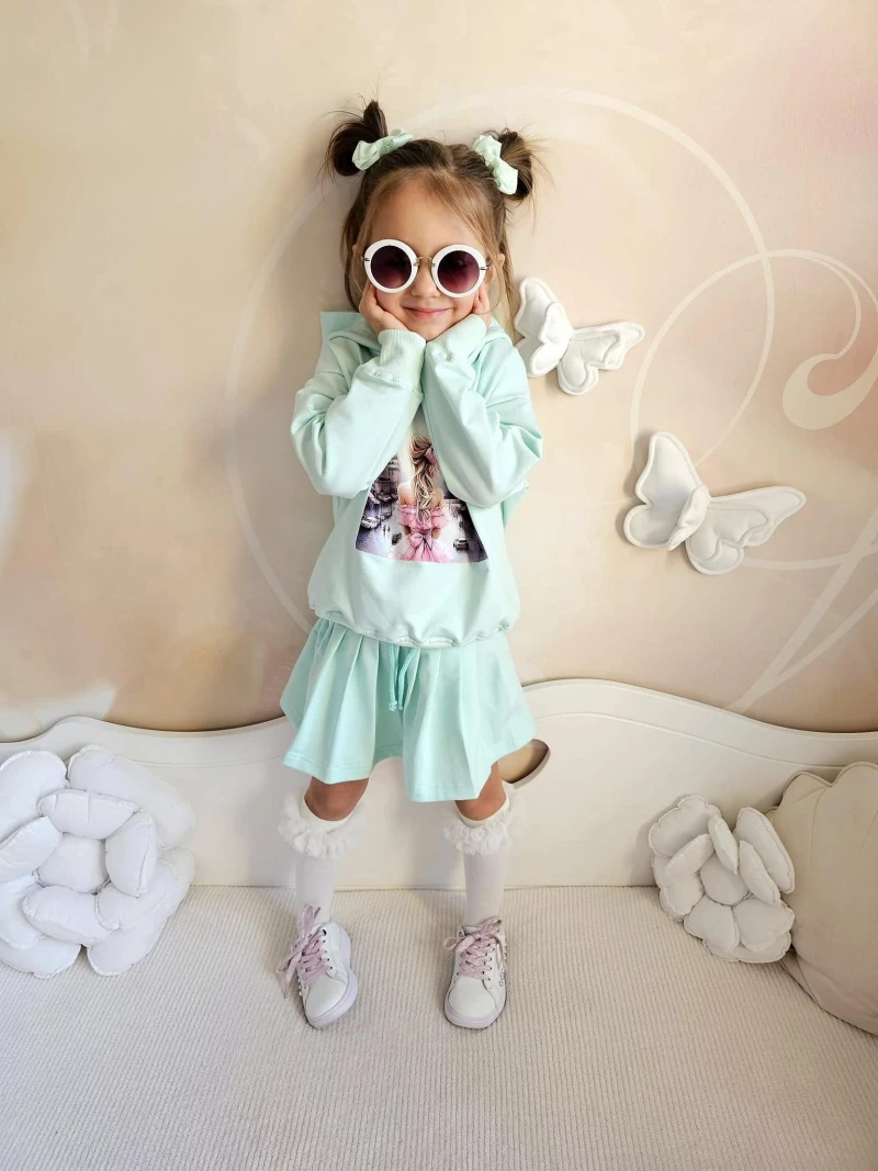 Dievčenská sukňa skladaná