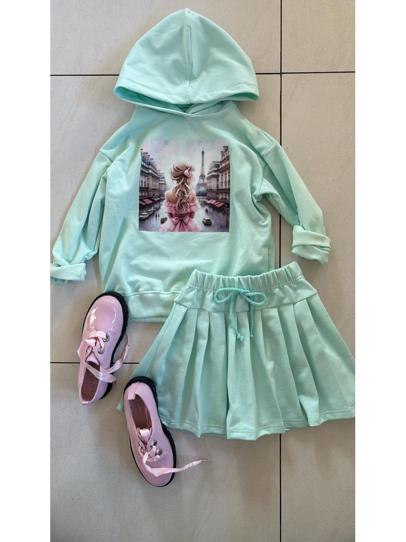 Dievčenská sukňa skladaná