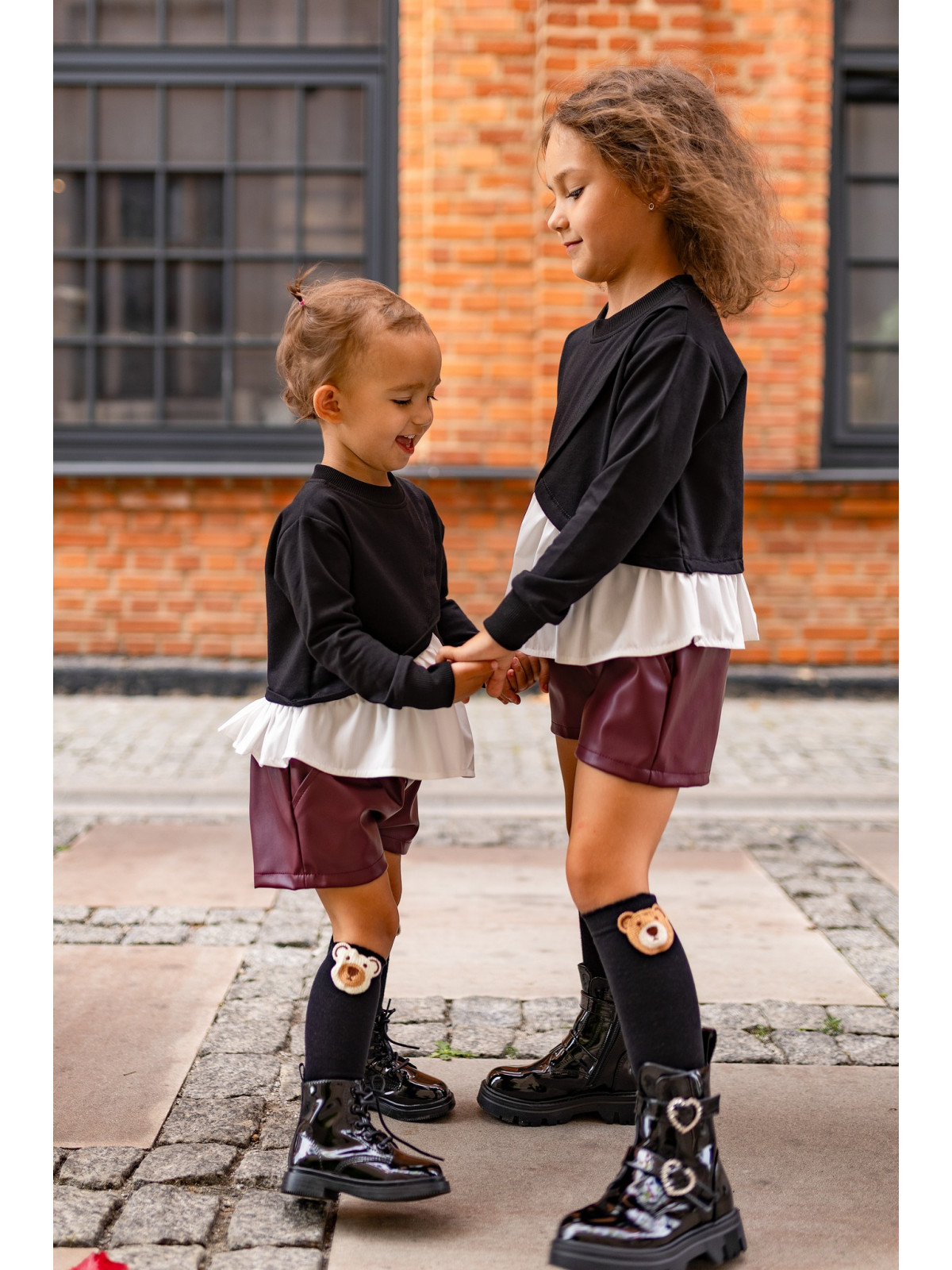 Dievčenské koženkové kraťasy 2 farby