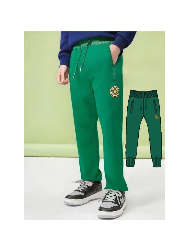 Chlapčenské tepláky s nášivkou