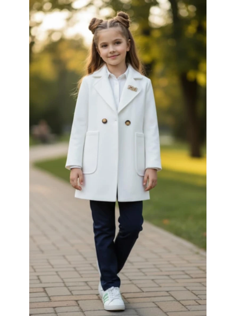 Dievčenský jarný kabát s brošňou