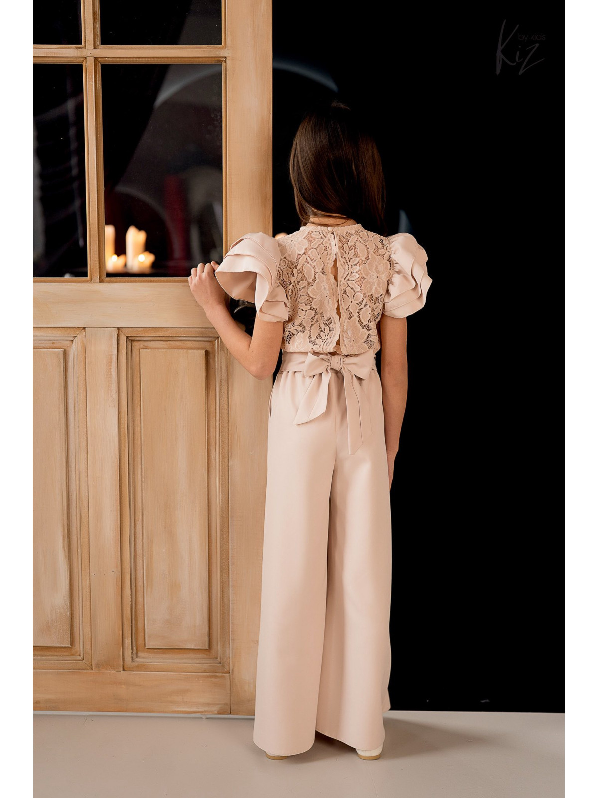 Dievčenský slávnostný overal s čipkou