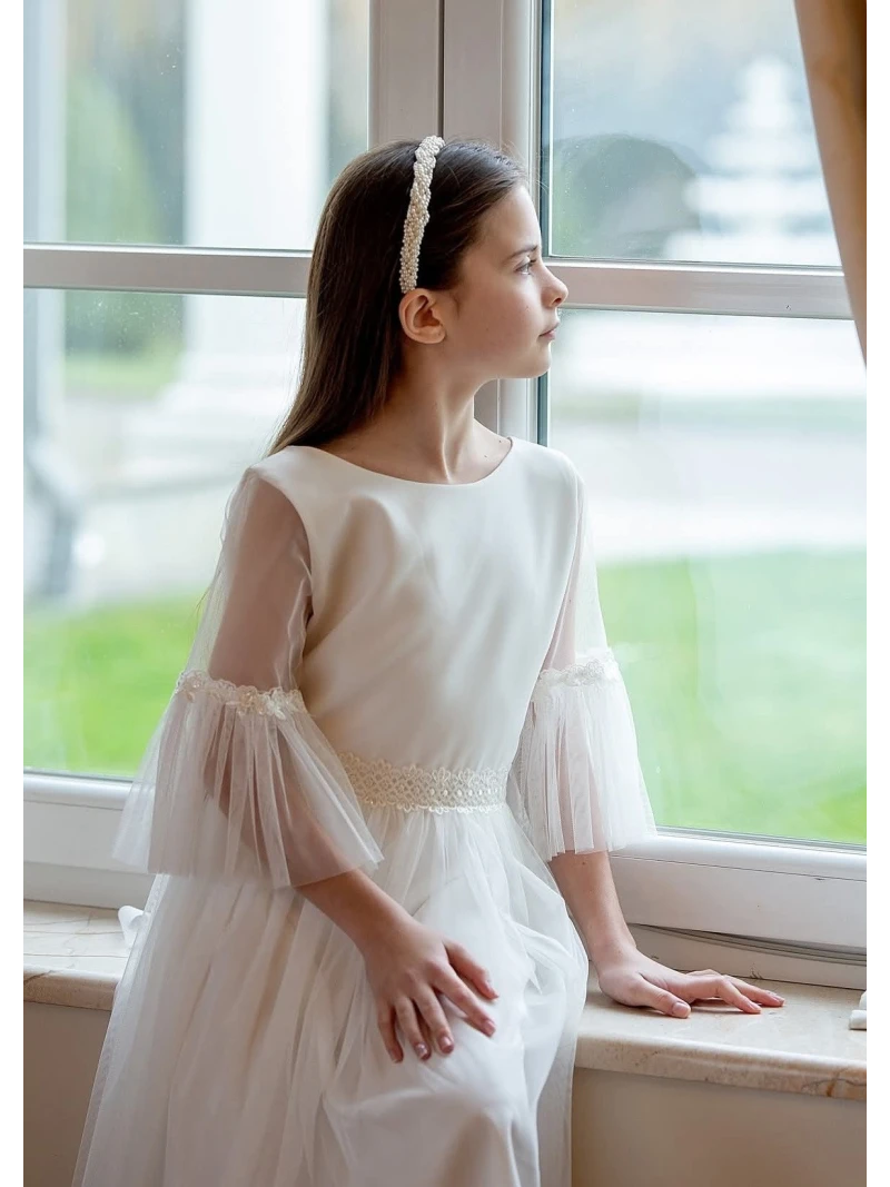 Dievčenské spoločenské šaty s čipkou