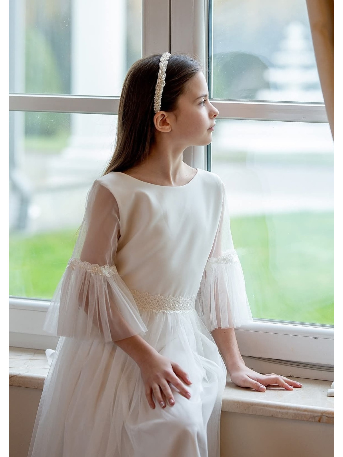 Dievčenské spoločenské šaty s čipkou