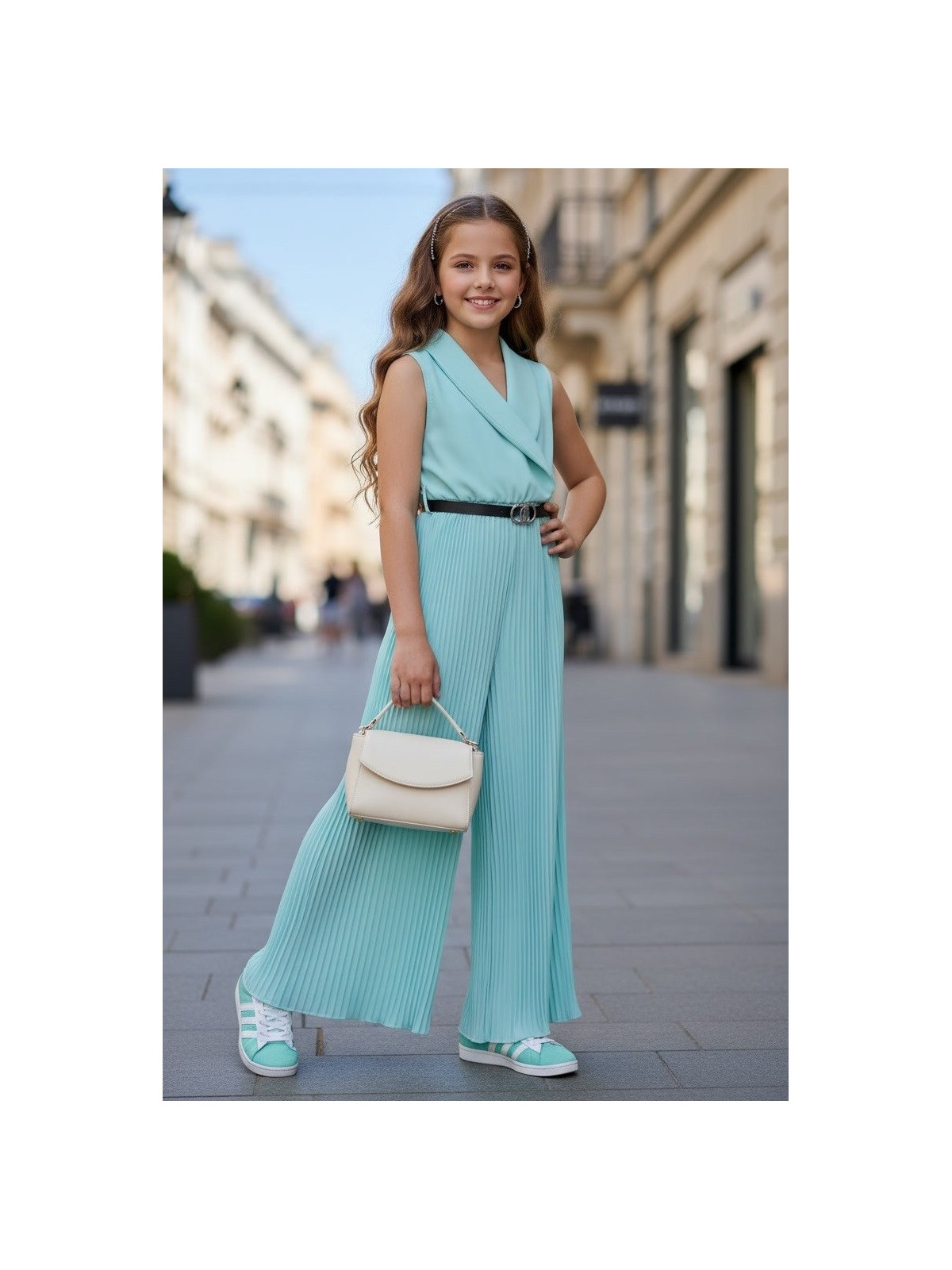 Dievčenský overal s opaskom