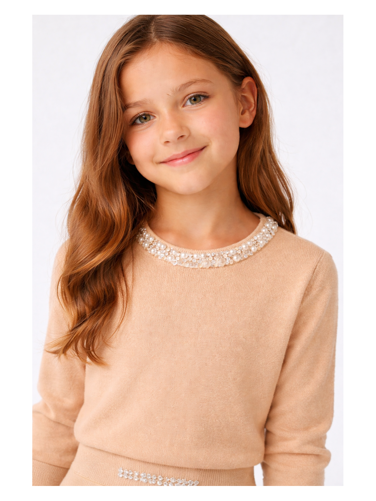 Dievčenský úpletový sveter so štrasom