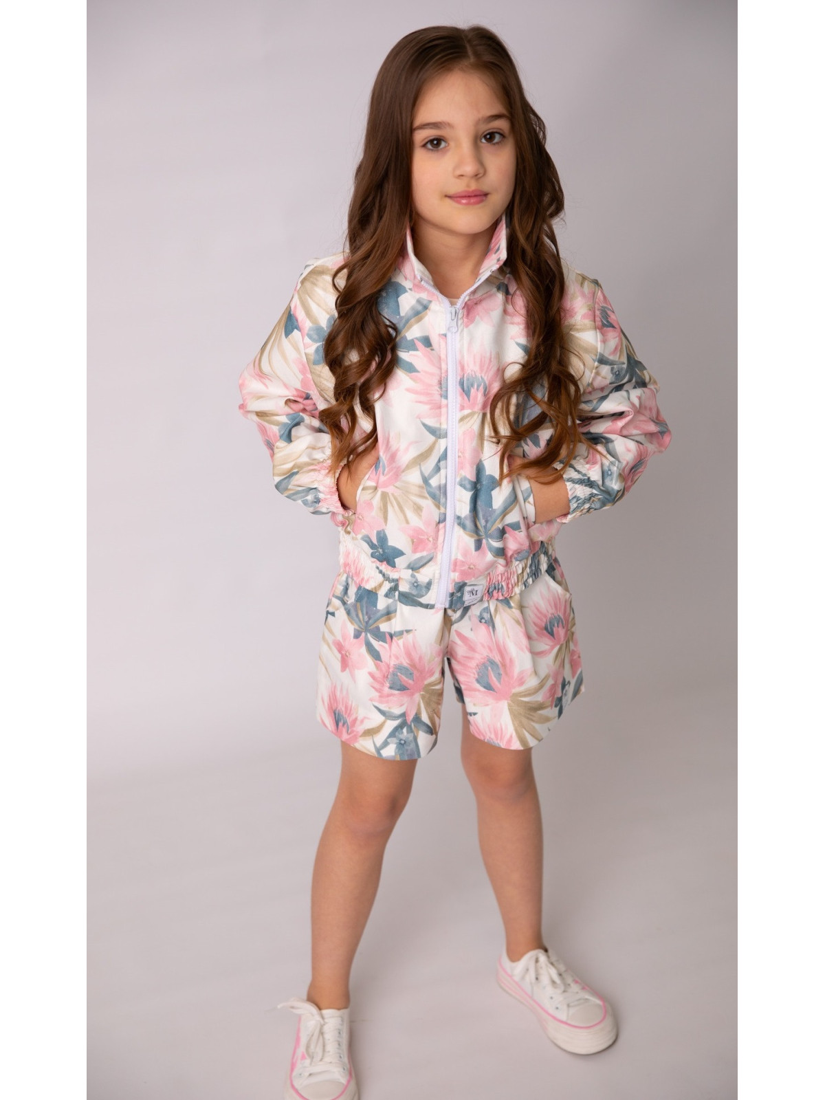 Dievčenské kraťasy s kvetinovou potlačou Malami