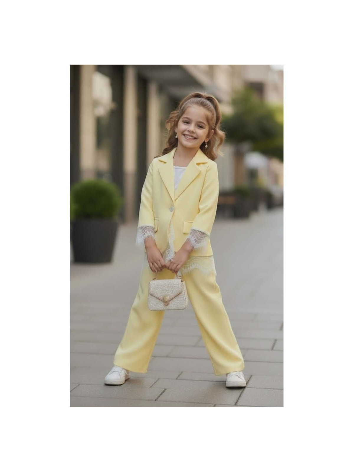 Dievčenské sako s čipkou