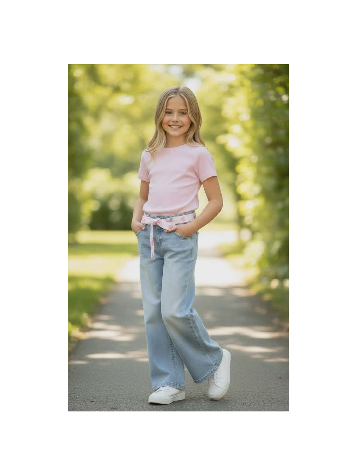 Dievčenské široké rifle s opaskom