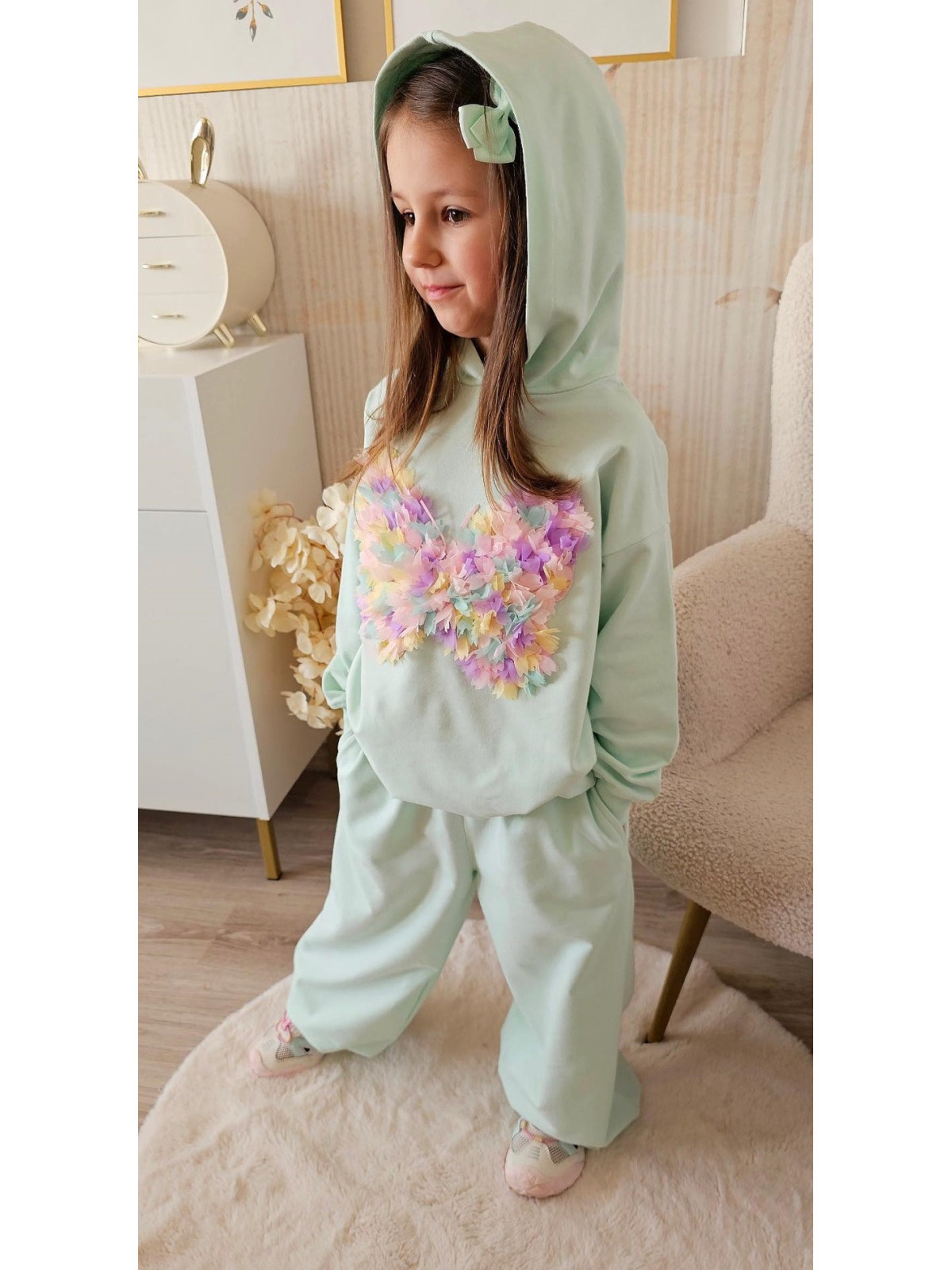 Dievčenská mikina s 3D motýľom