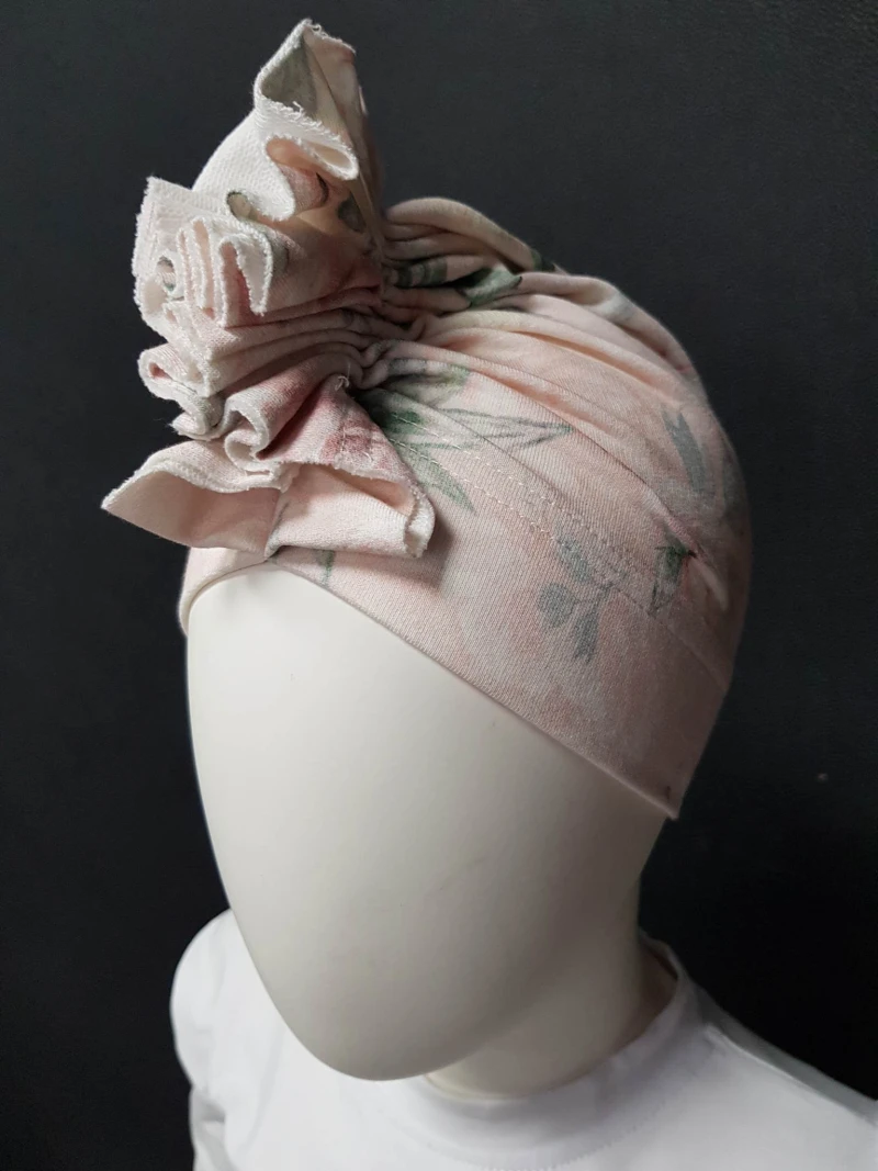 Dievčenský turban v dvoch farbách